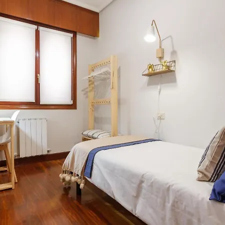 Amplio Y Recién Reformado En Indautxu * Bilbao