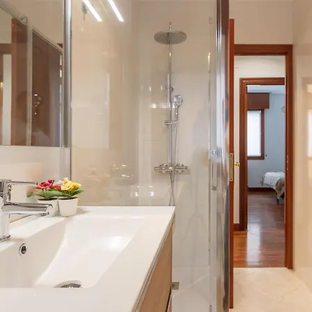 Amplio Y Recien Reformado En Indautxu * Bilbao