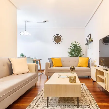 Amplio Y Recien Reformado En Indautxu Apartman *