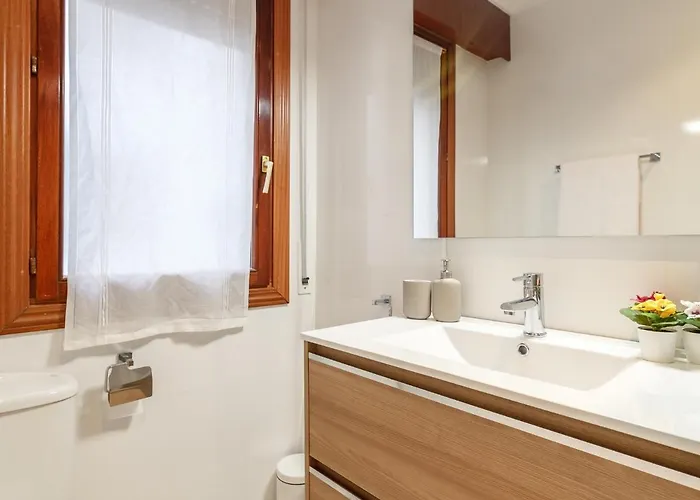 Amplio Y Recien Reformado En Indautxu Appartement