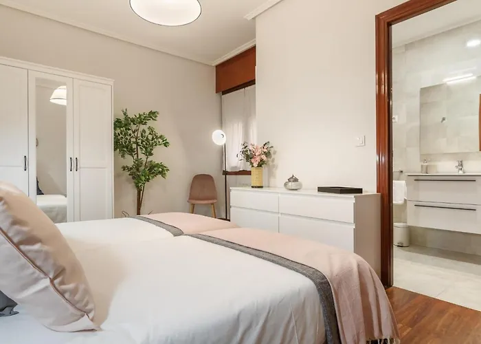 Amplio Y Recien Reformado En Indautxu Апартаменти