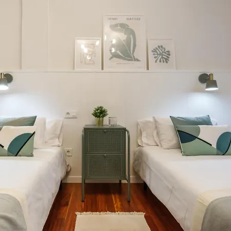 Amplio Y Recien Reformado En Indautxu * ビルバオ